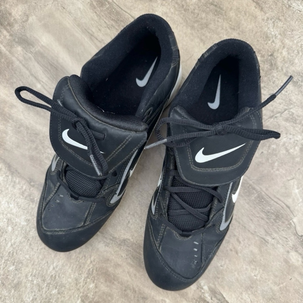 Nike Leather Black, White and Silver Baseball Cleats. Size: Men’s 10.5